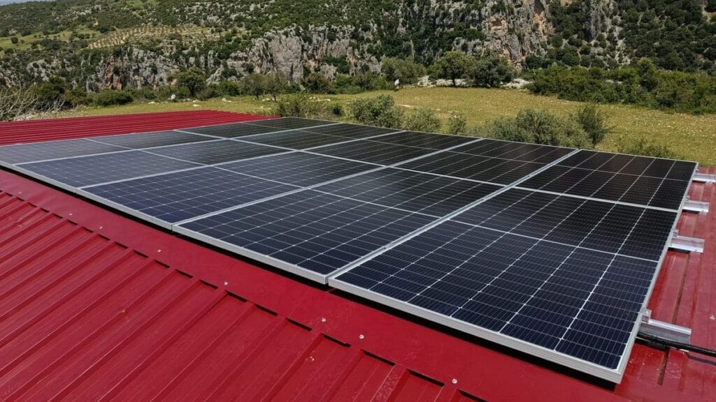 Alptech Enerji — Mersin / Tarsus 10 kW şebekeden bağımsız (off-grid) hobi bahçesi GES kurulumu